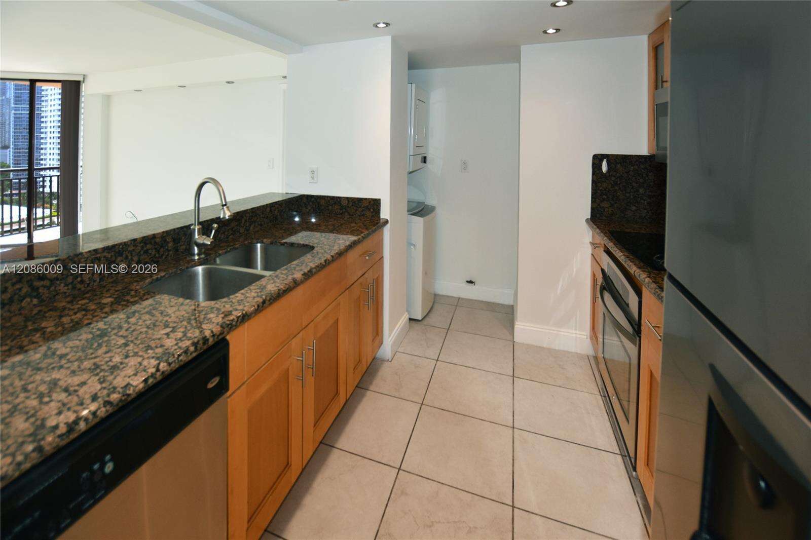 Brickell Key 2 at 540 Brickell Key Dr, Miami, FL 33131 - For Rent photo 3