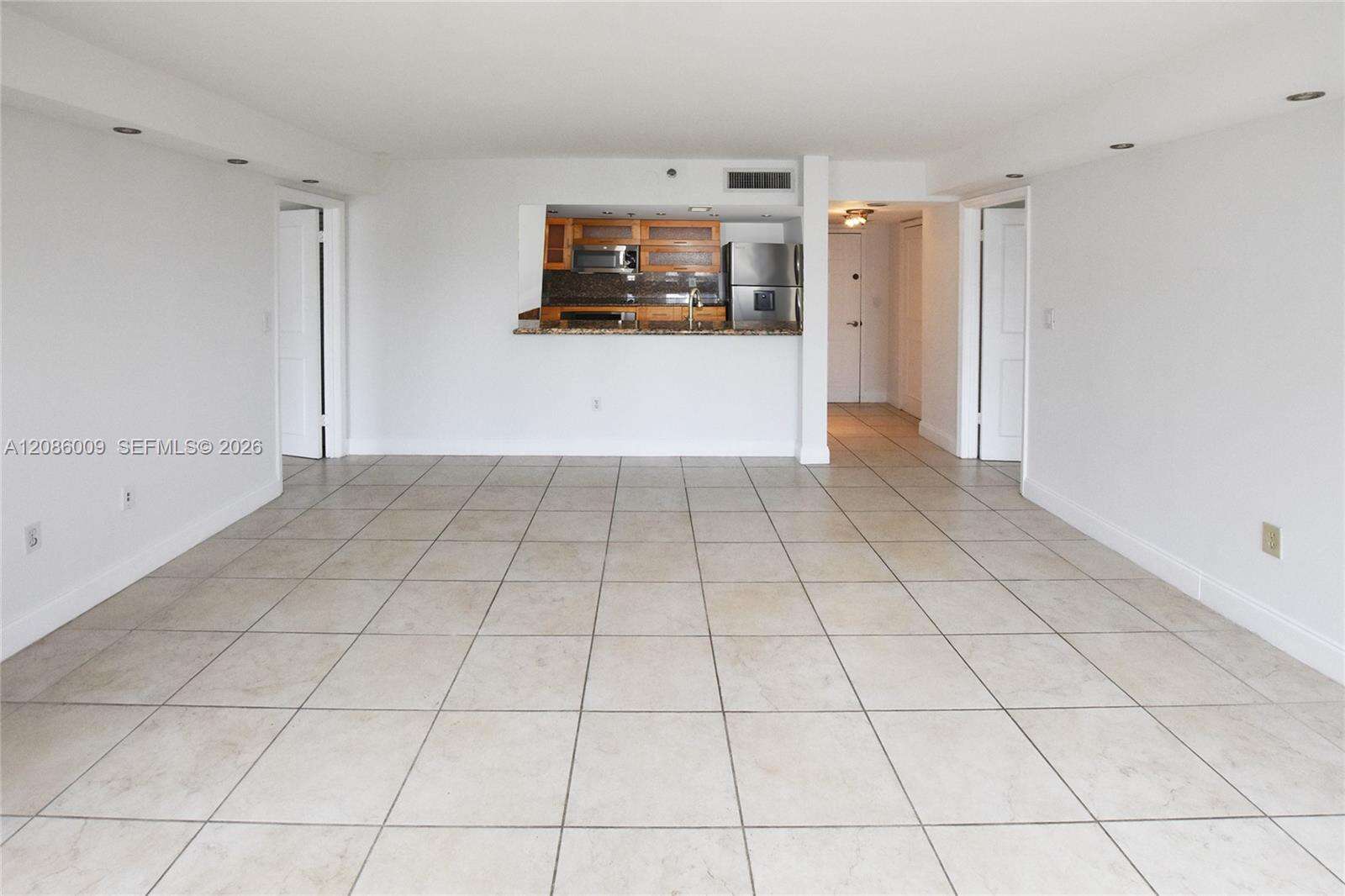 Brickell Key 2 at 540 Brickell Key Dr, Miami, FL 33131 - For Rent photo 4