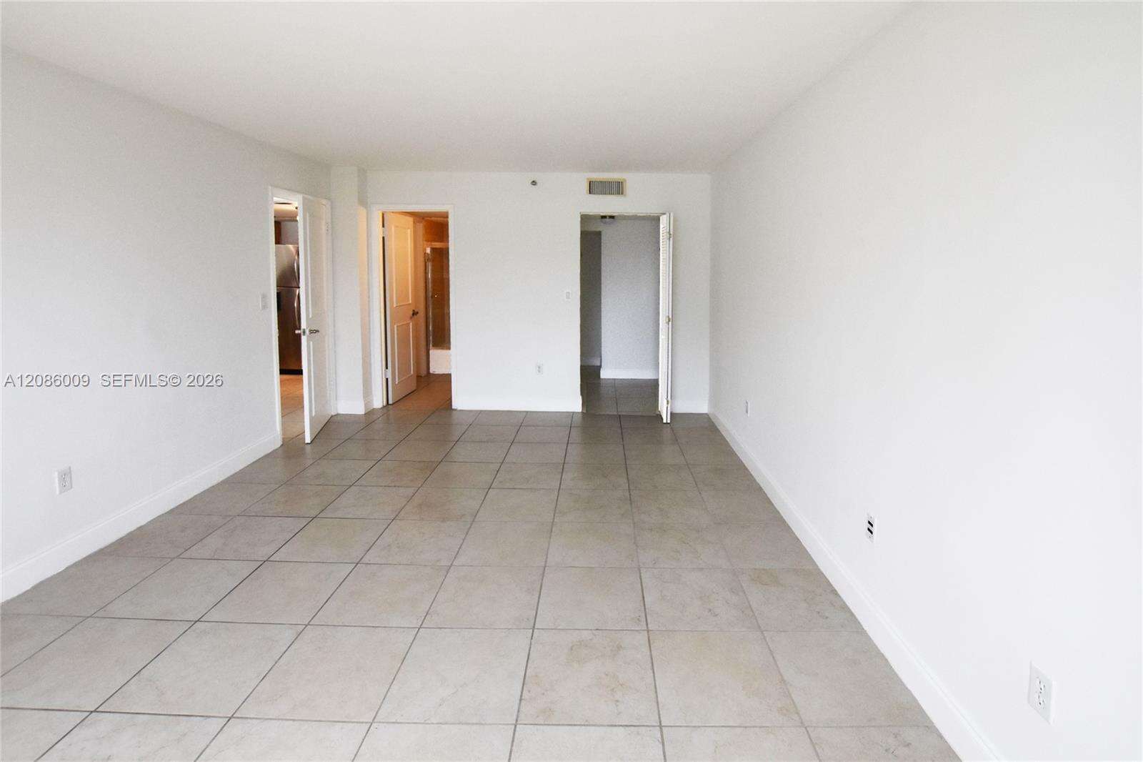 Brickell Key 2 at 540 Brickell Key Dr, Miami, FL 33131 - For Rent photo 6