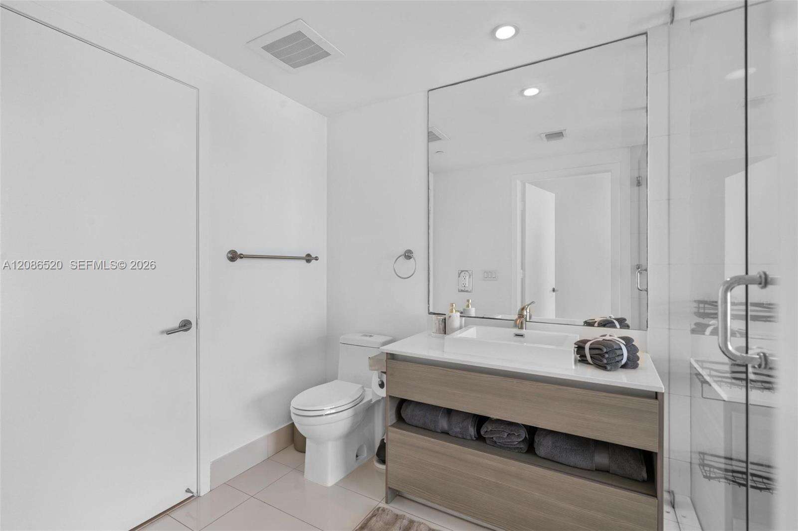 Icon Bay at 460 28 St, Miami, FL 33137 - For Rent photo 11