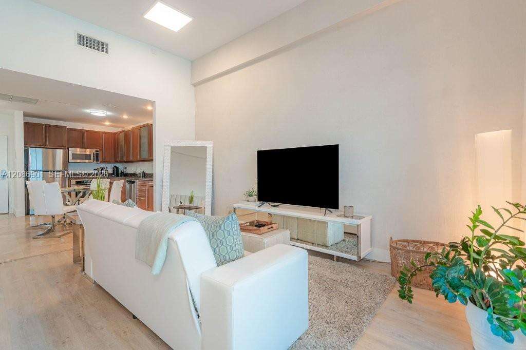 Roney Palace at 2301 Collins Ave, Miami Beach, FL 33139 - For Rent photo 12