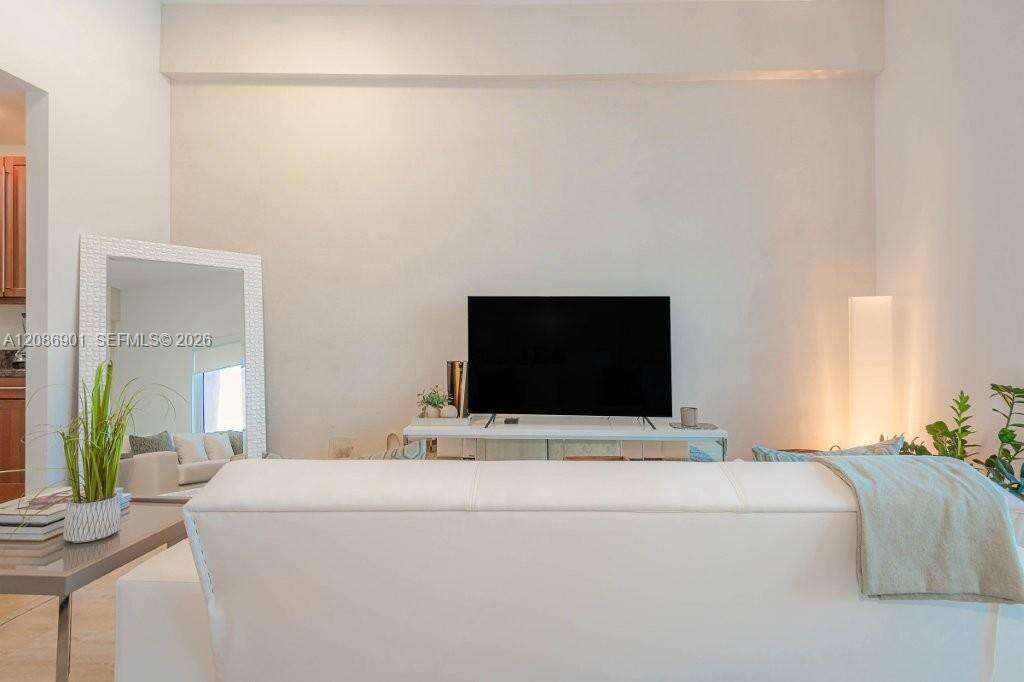 Roney Palace at 2301 Collins Ave, Miami Beach, FL 33139 - For Rent photo 13