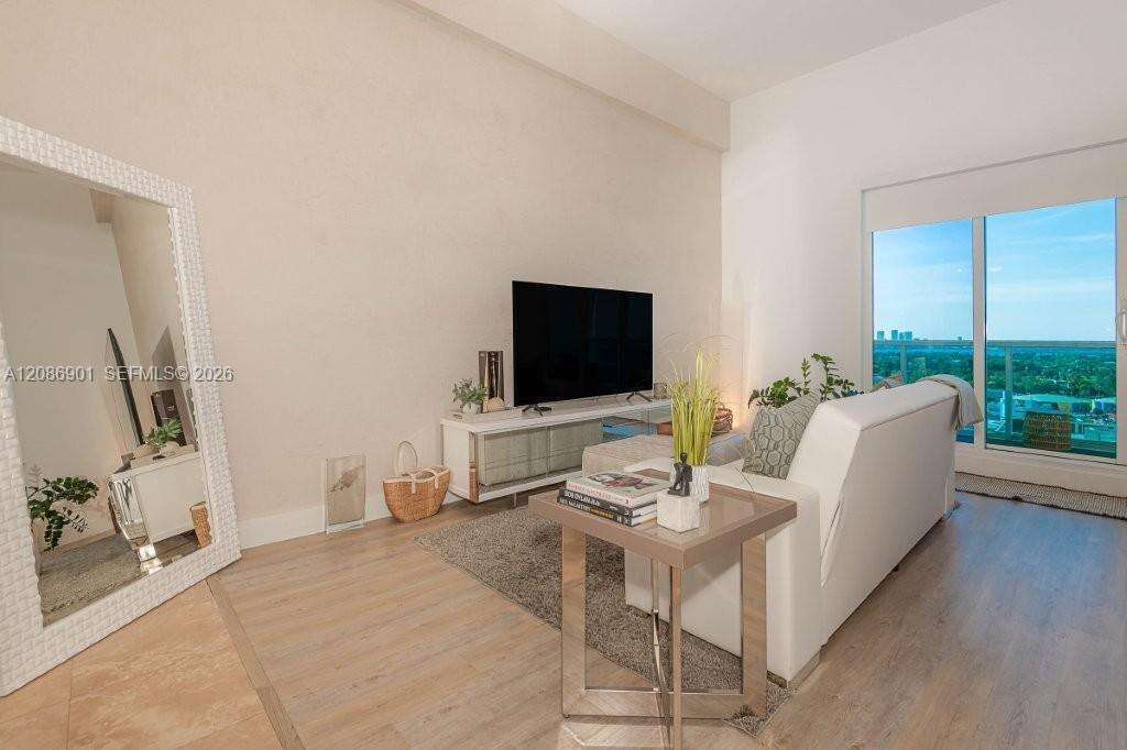 Roney Palace at 2301 Collins Ave, Miami Beach, FL 33139 - For Rent photo 7