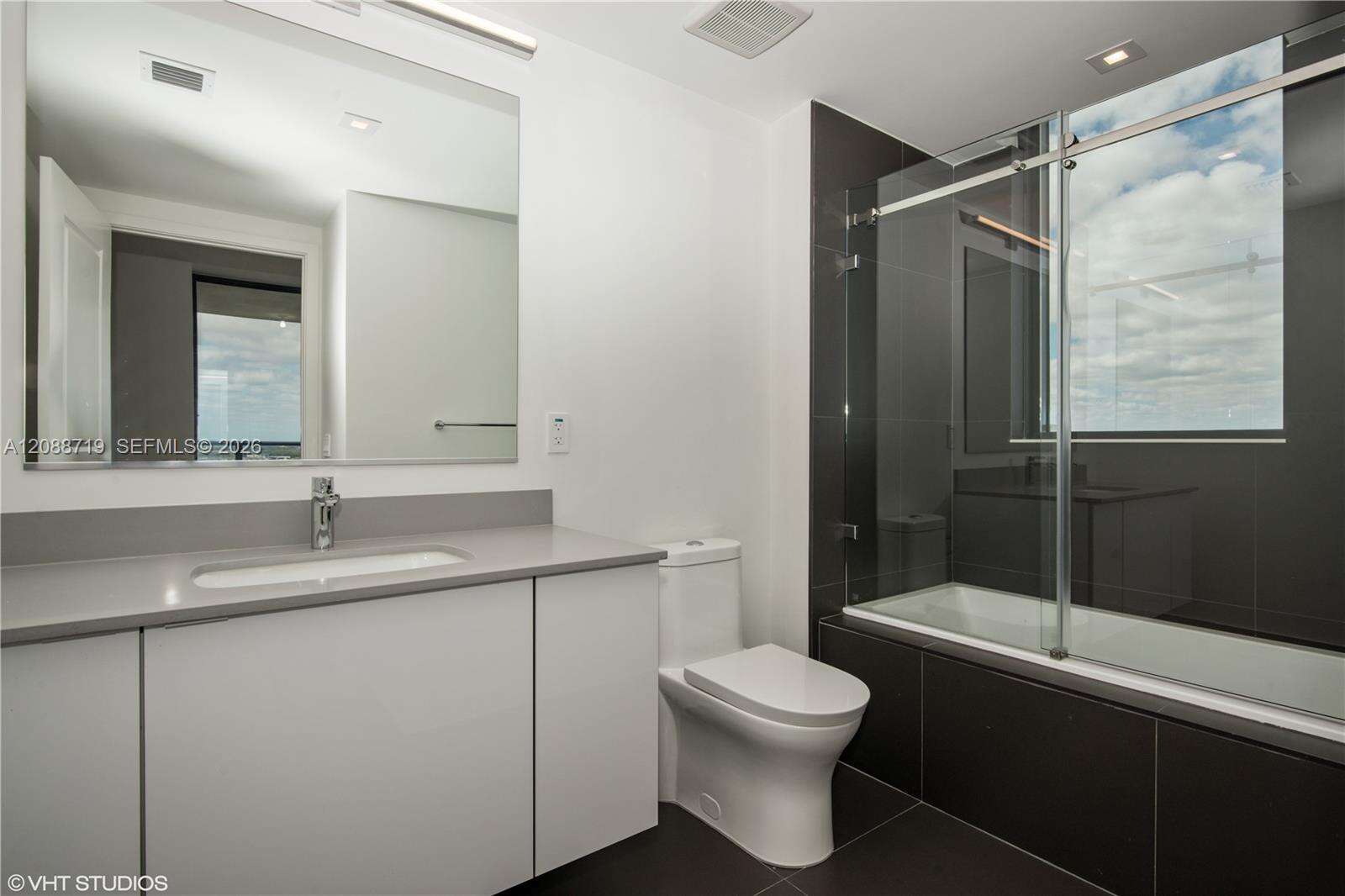 Canvas at 1600 1 Ave, Miami, FL 33132 - For Rent photo 8