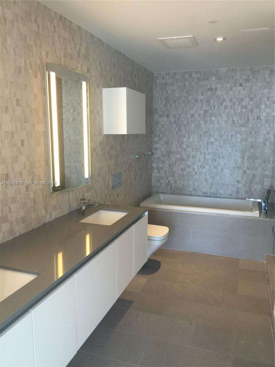 Reach Brickell at 68 6 St, Miami, FL 33131 - For Rent photo 1
