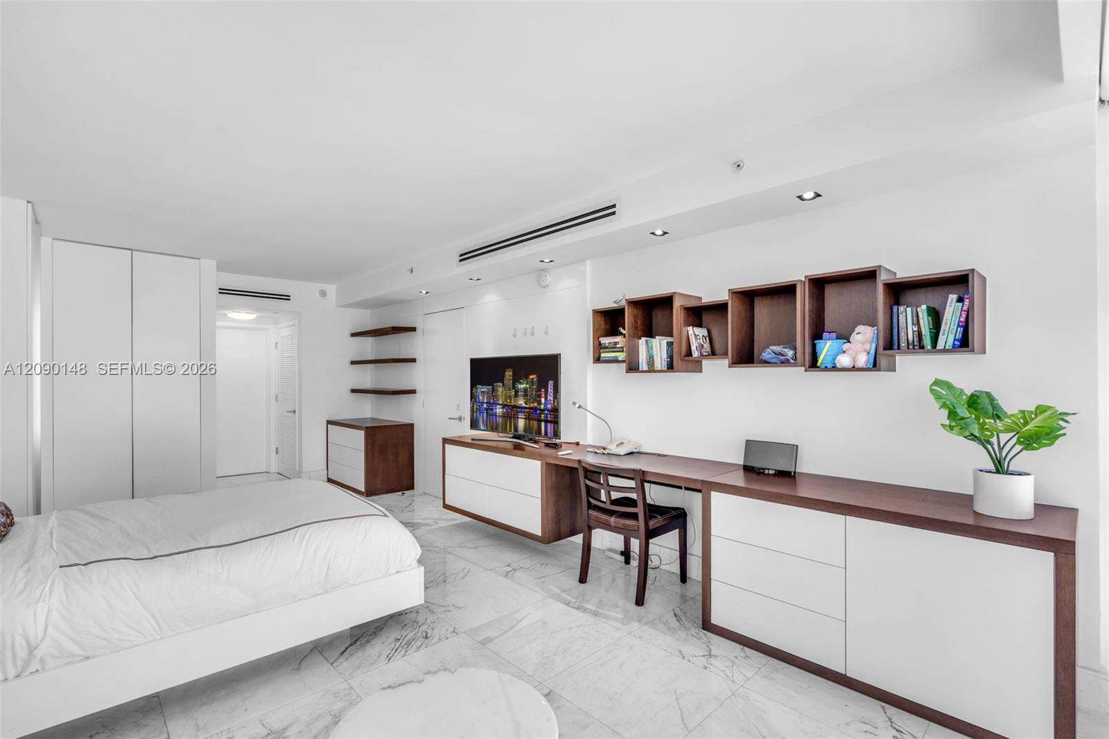 Central Carillon at 6801 Collins Ave, Miami Beach, FL 33141 - For Rent photo 13