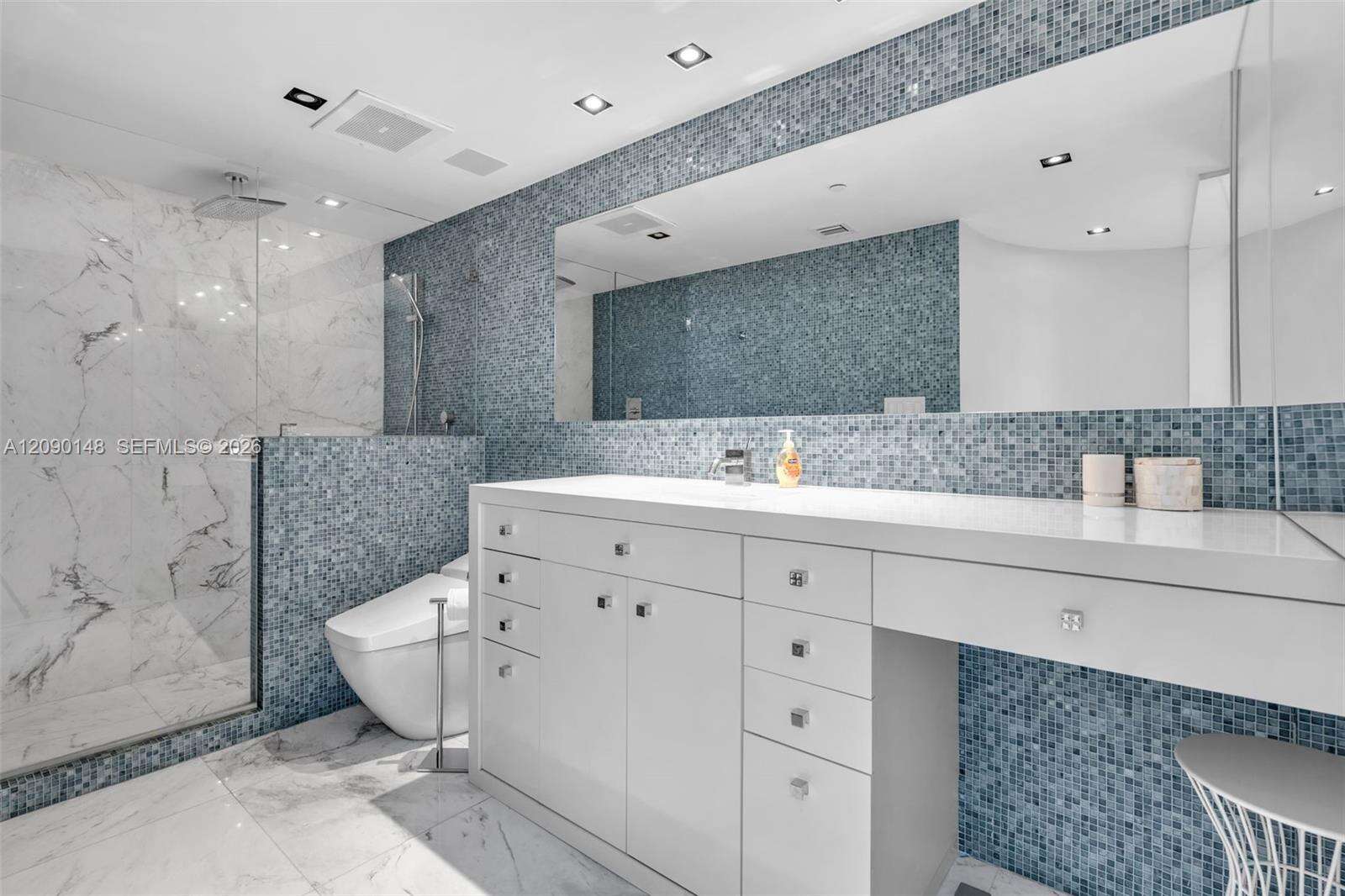 Central Carillon at 6801 Collins Ave, Miami Beach, FL 33141 - For Rent photo 27