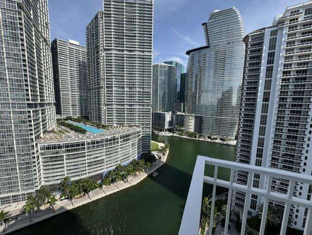 Courts Brickell Key at 801 Brickell Key Blvd, Miami, FL 33131 - For Rent photo 2