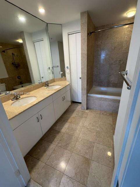 Courts Brickell Key at 801 Brickell Key Blvd, Miami, FL 33131 - For Rent photo 16