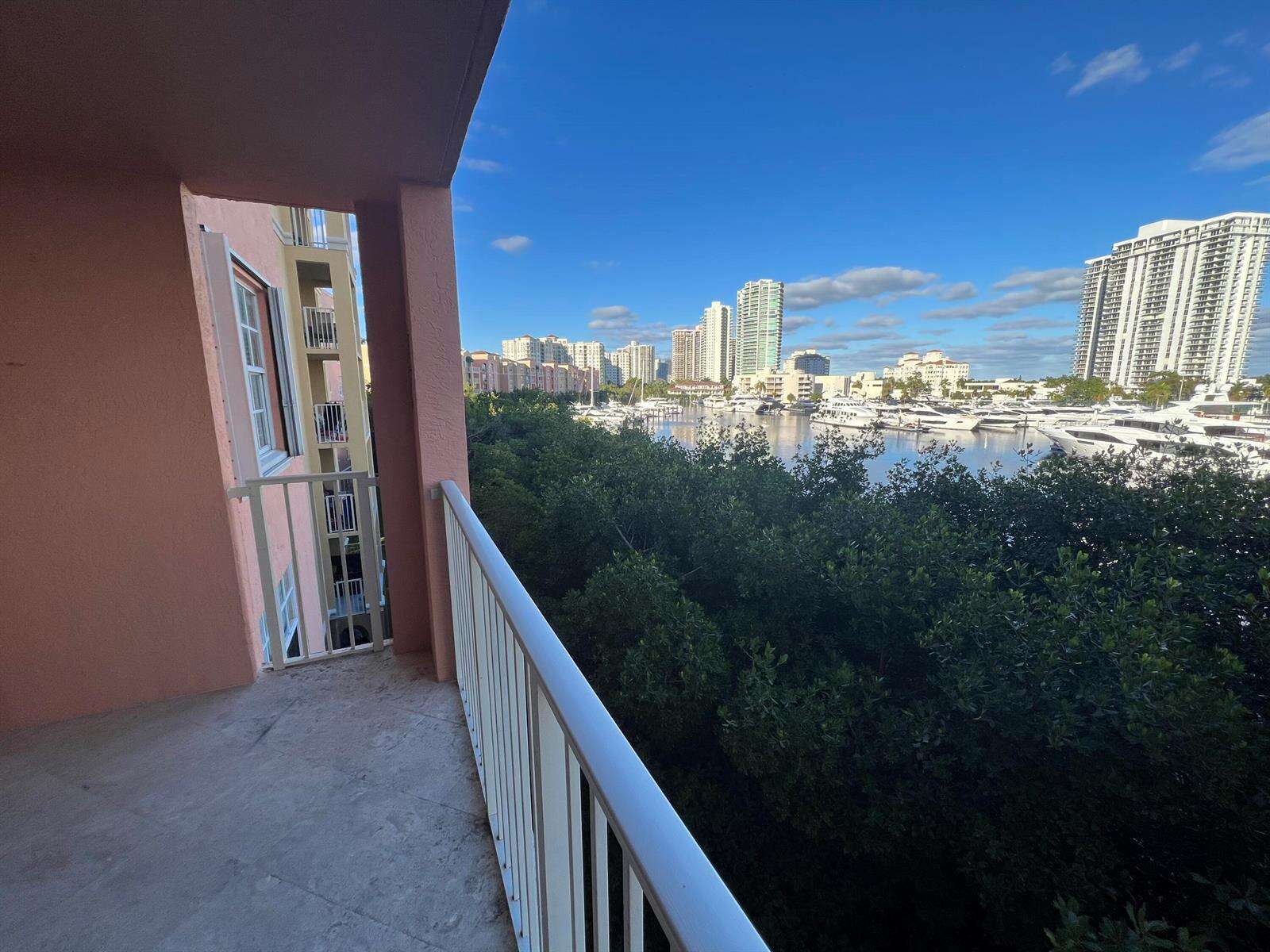 The Yacht Club At Aventura at 19655 Country Club, Aventura, FL 33180 - For Rent photo 26