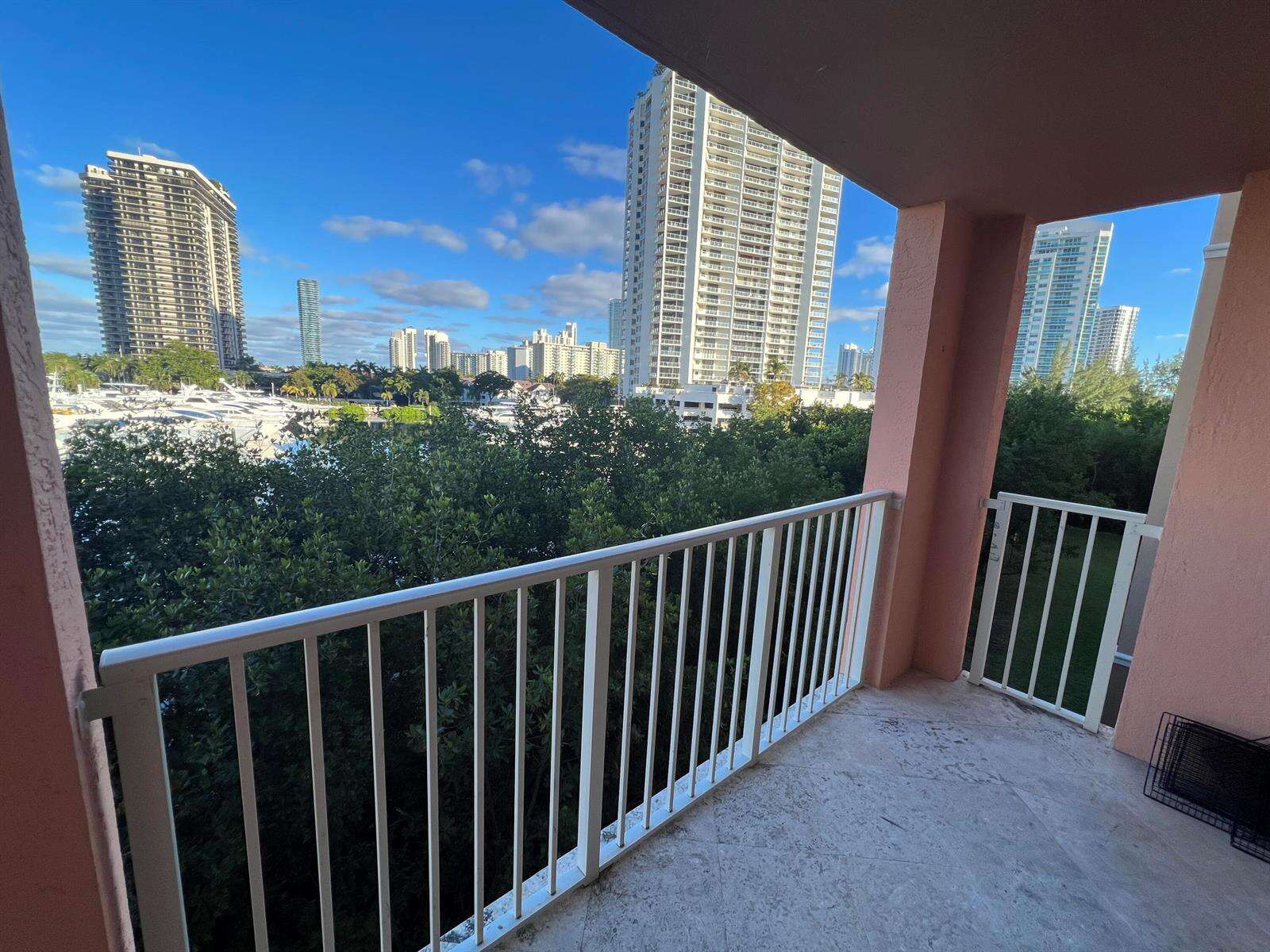 The Yacht Club At Aventura at 19655 Country Club, Aventura, FL 33180 - For Rent photo 27