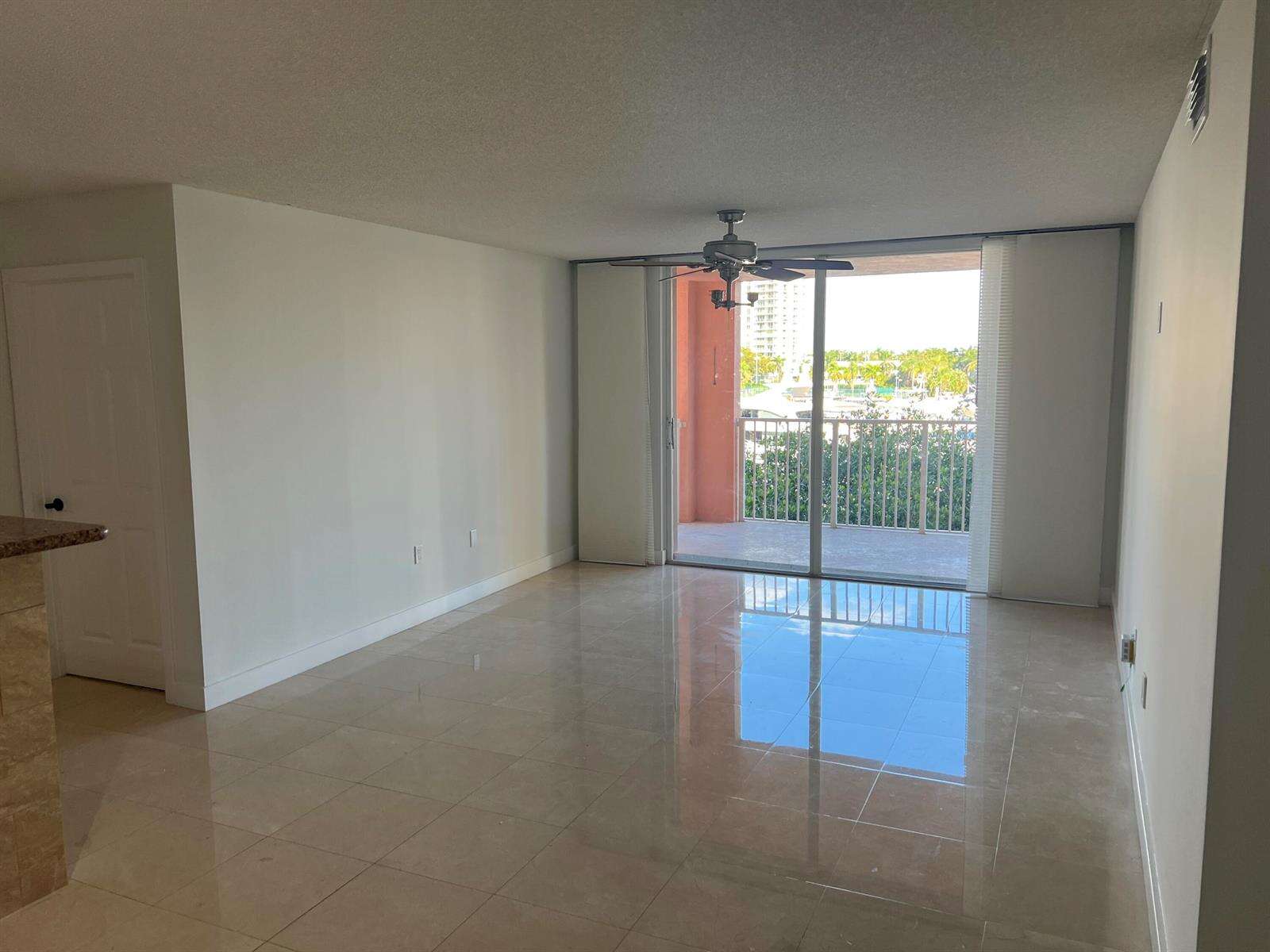 The Yacht Club At Aventura at 19655 Country Club, Aventura, FL 33180 - For Rent photo 10