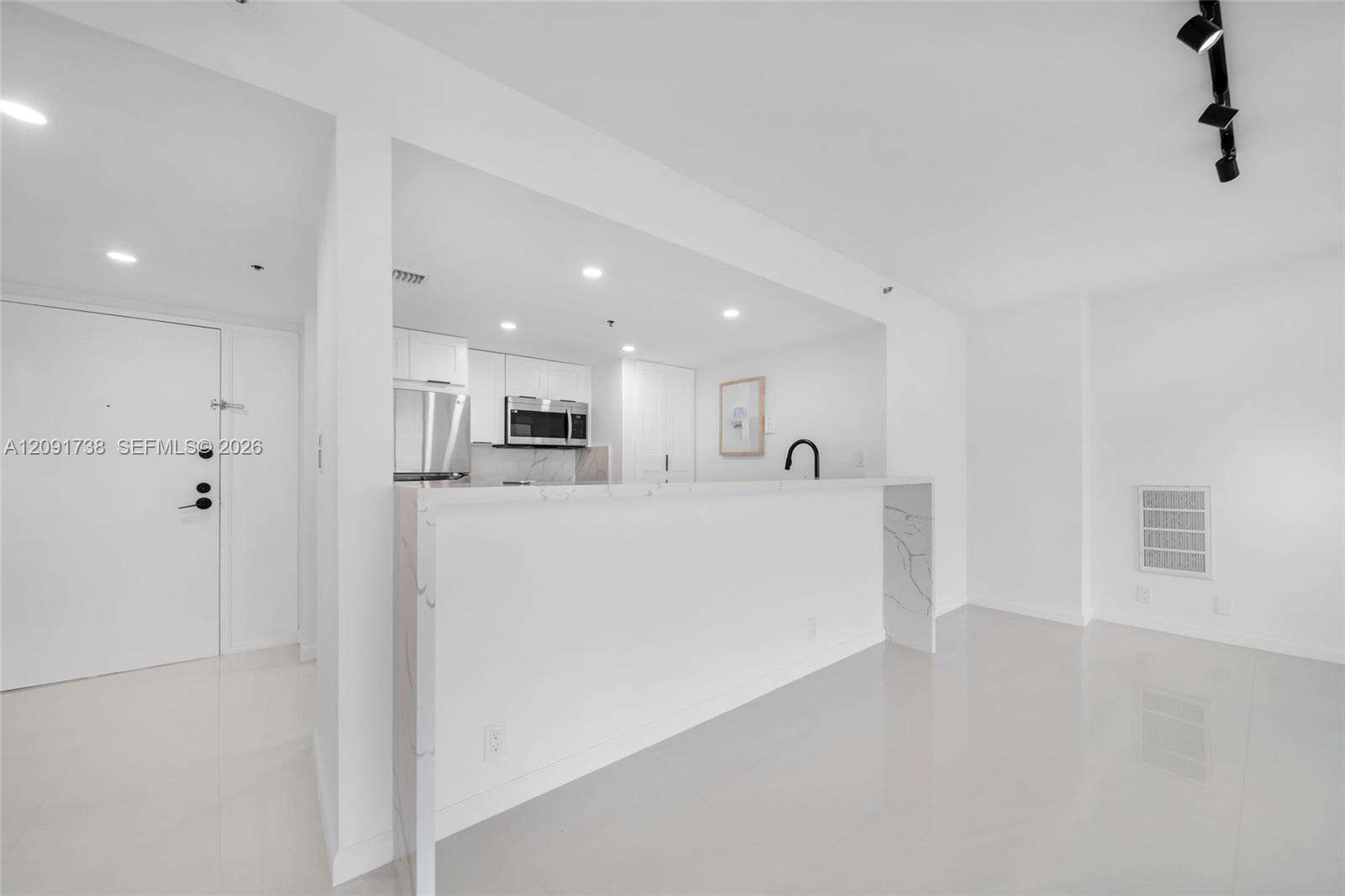 Grandview Palace at 7601 Treasure Dr, North Bay Village, FL 33141 - For Rent photo 13