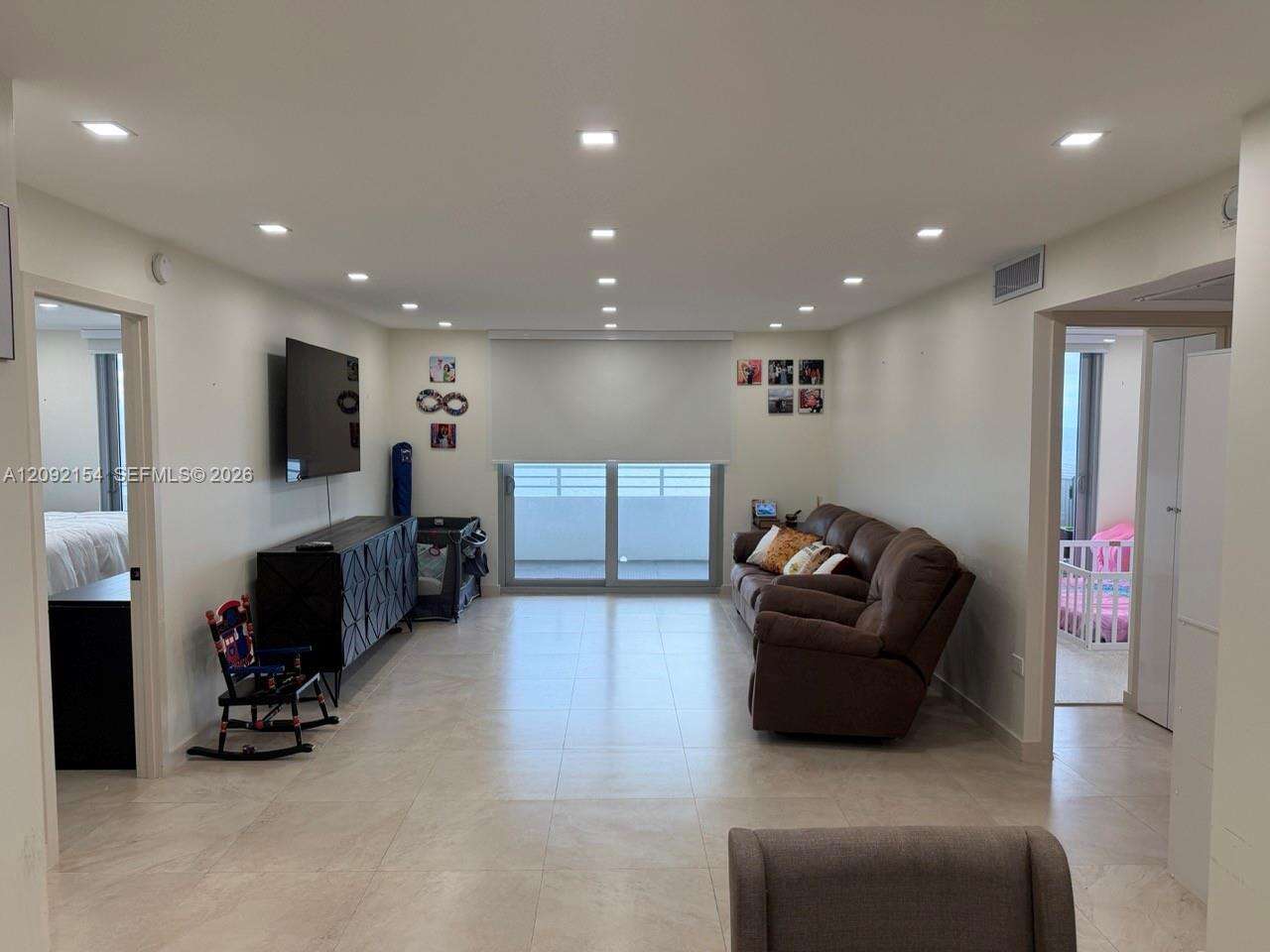 Oceanside Plaza at 5555 Collins Ave, Miami Beach, FL 33140 - For Rent photo 2