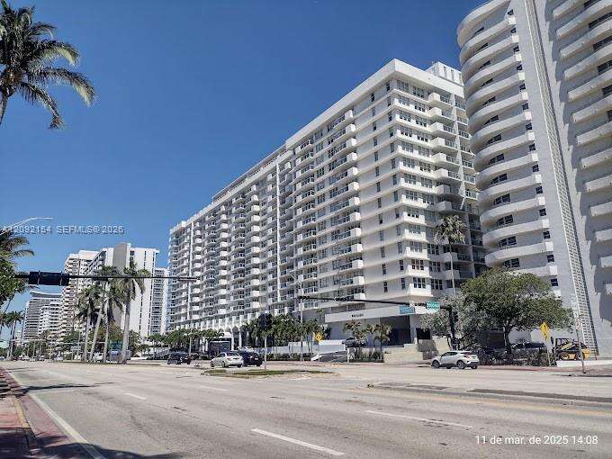 Oceanside Plaza at 5555 Collins Ave, Miami Beach, FL 33140 - For Rent photo 32