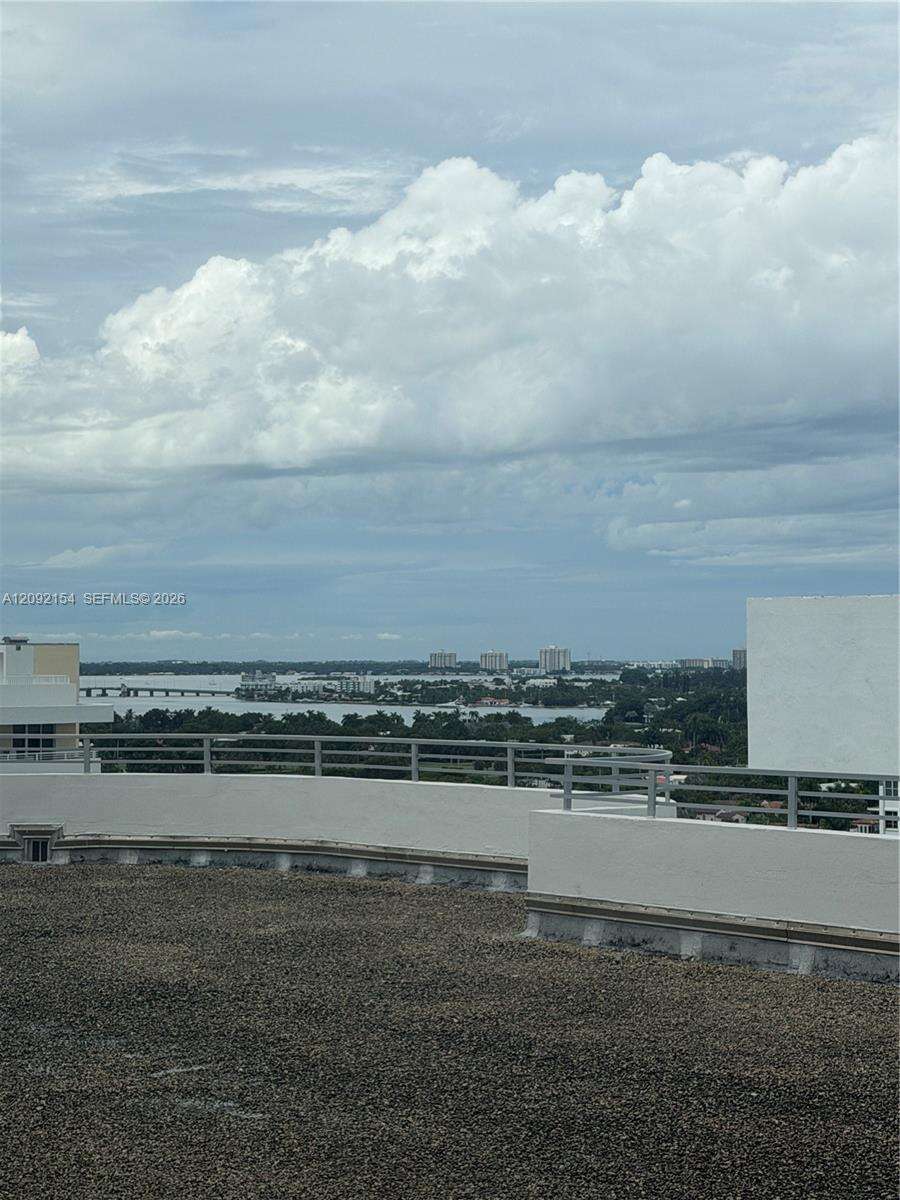 Oceanside Plaza at 5555 Collins Ave, Miami Beach, FL 33140 - For Rent photo 46