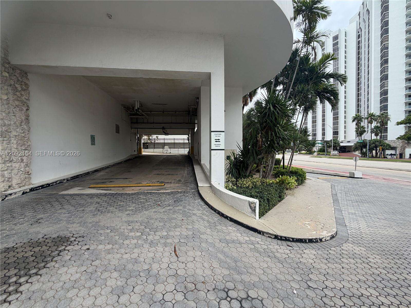 Oceanside Plaza at 5555 Collins Ave, Miami Beach, FL 33140 - For Rent photo 49