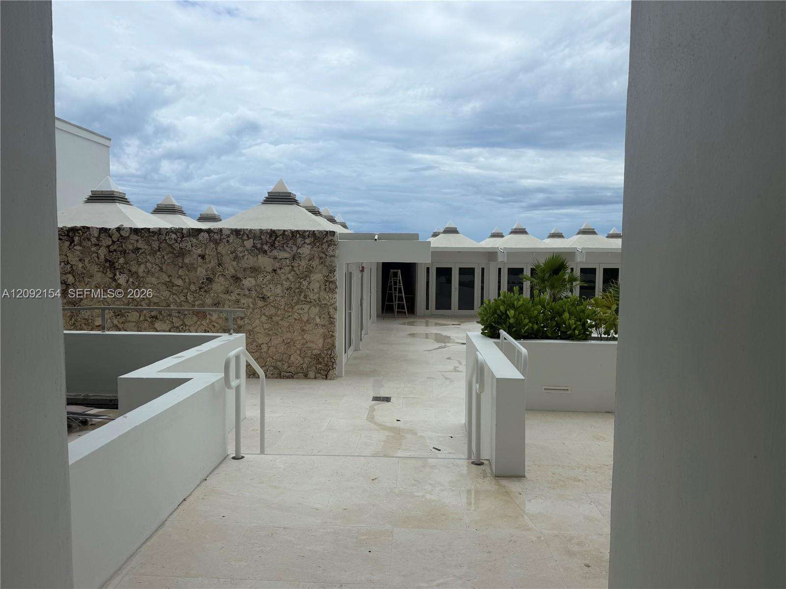Oceanside Plaza at 5555 Collins Ave, Miami Beach, FL 33140 - For Rent photo 60