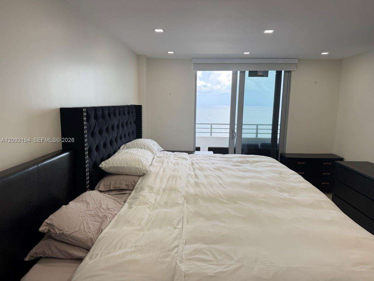 Oceanside Plaza at 5555 Collins Ave, Miami Beach, FL 33140 - For Rent photo 8