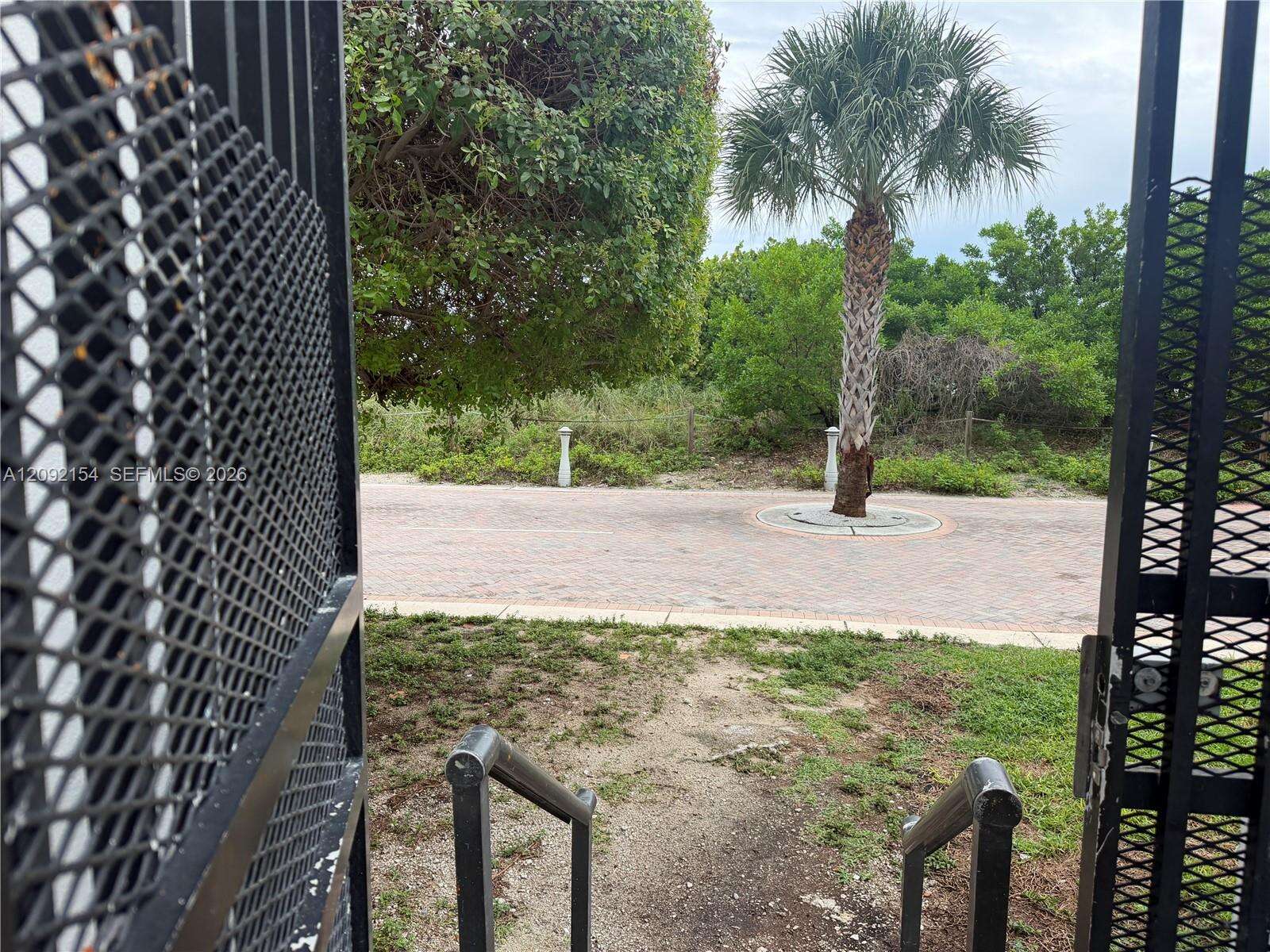 Oceanside Plaza at 5555 Collins Ave, Miami Beach, FL 33140 - For Rent photo 81