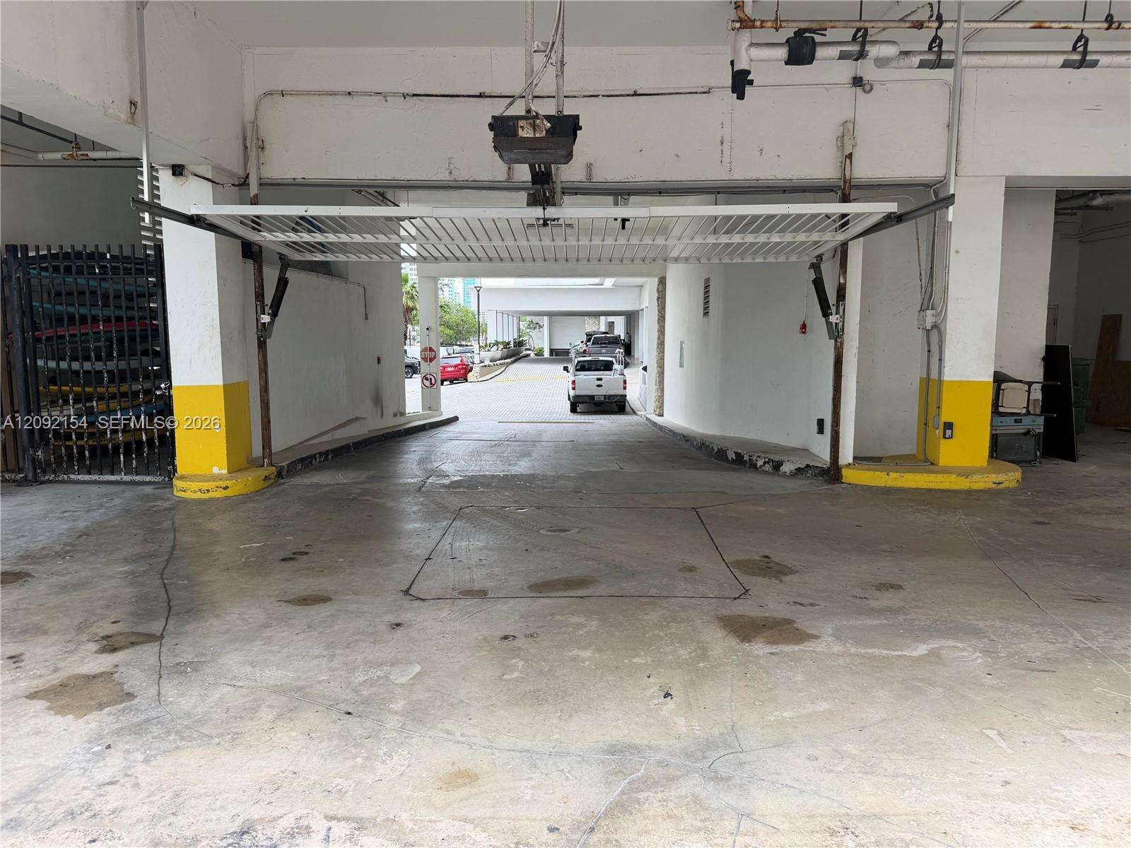 Oceanside Plaza at 5555 Collins Ave, Miami Beach, FL 33140 - For Rent photo 86