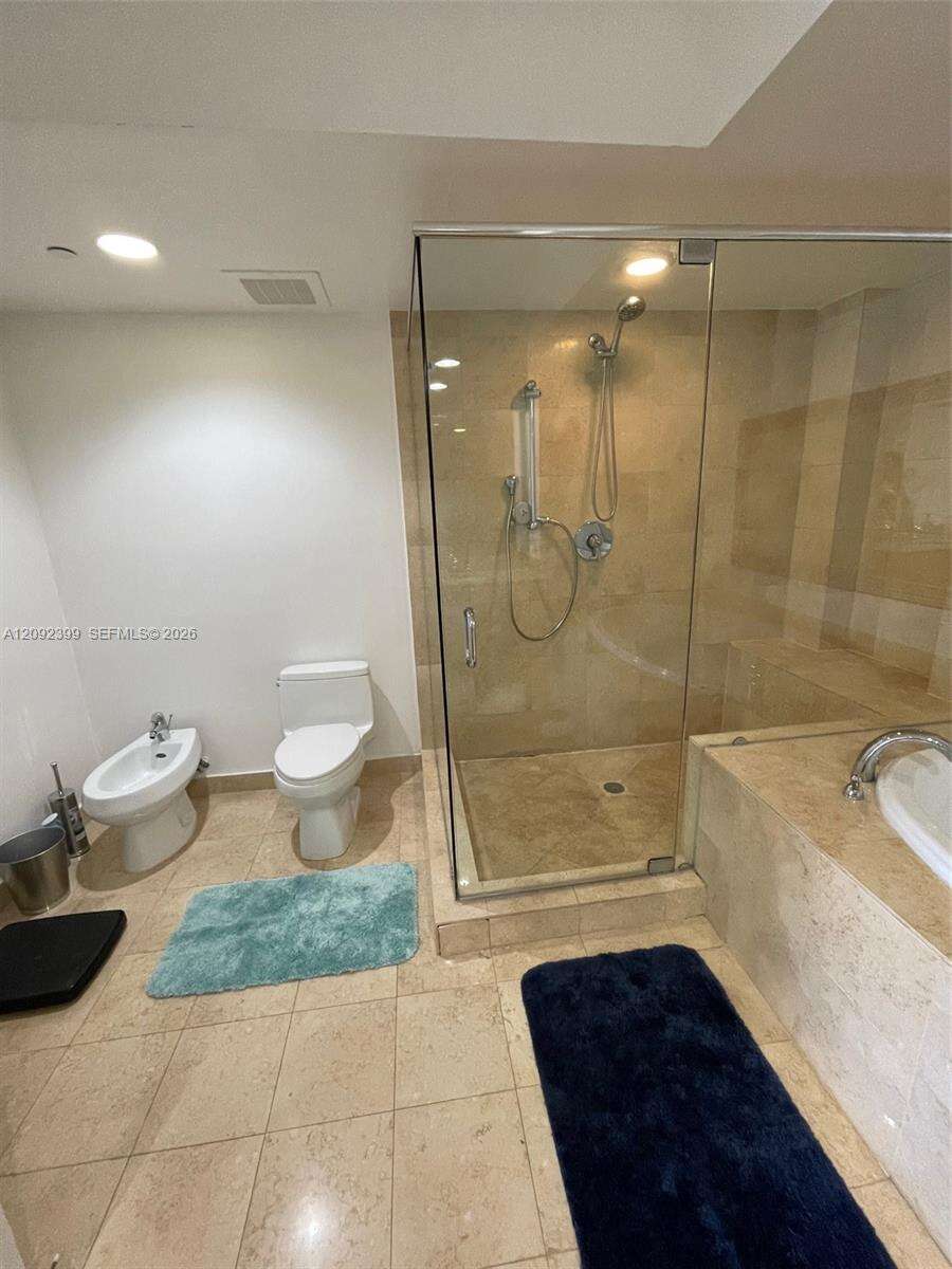 The Beach Club Two at 1830 Ocean Dr, Hallandale Beach, FL 33009 - For Rent photo 11