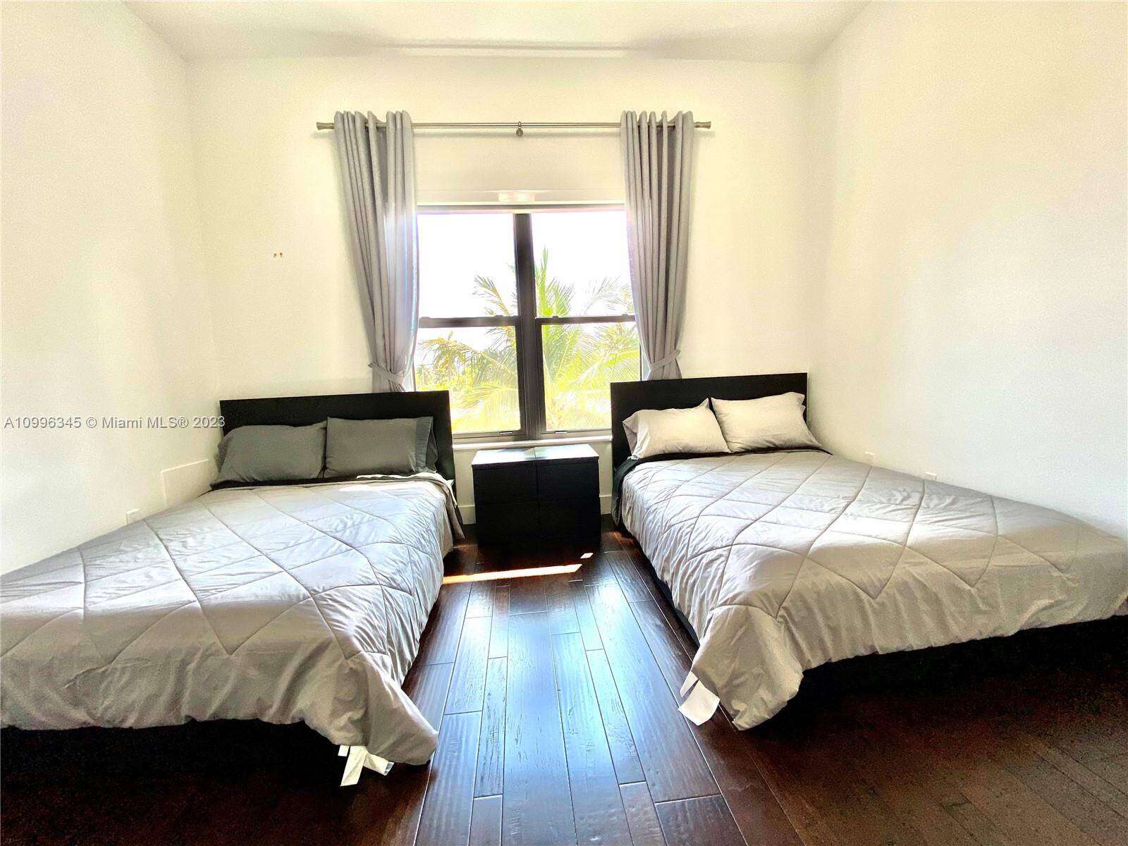  , Hollywood, FL 33019 | Picture 19