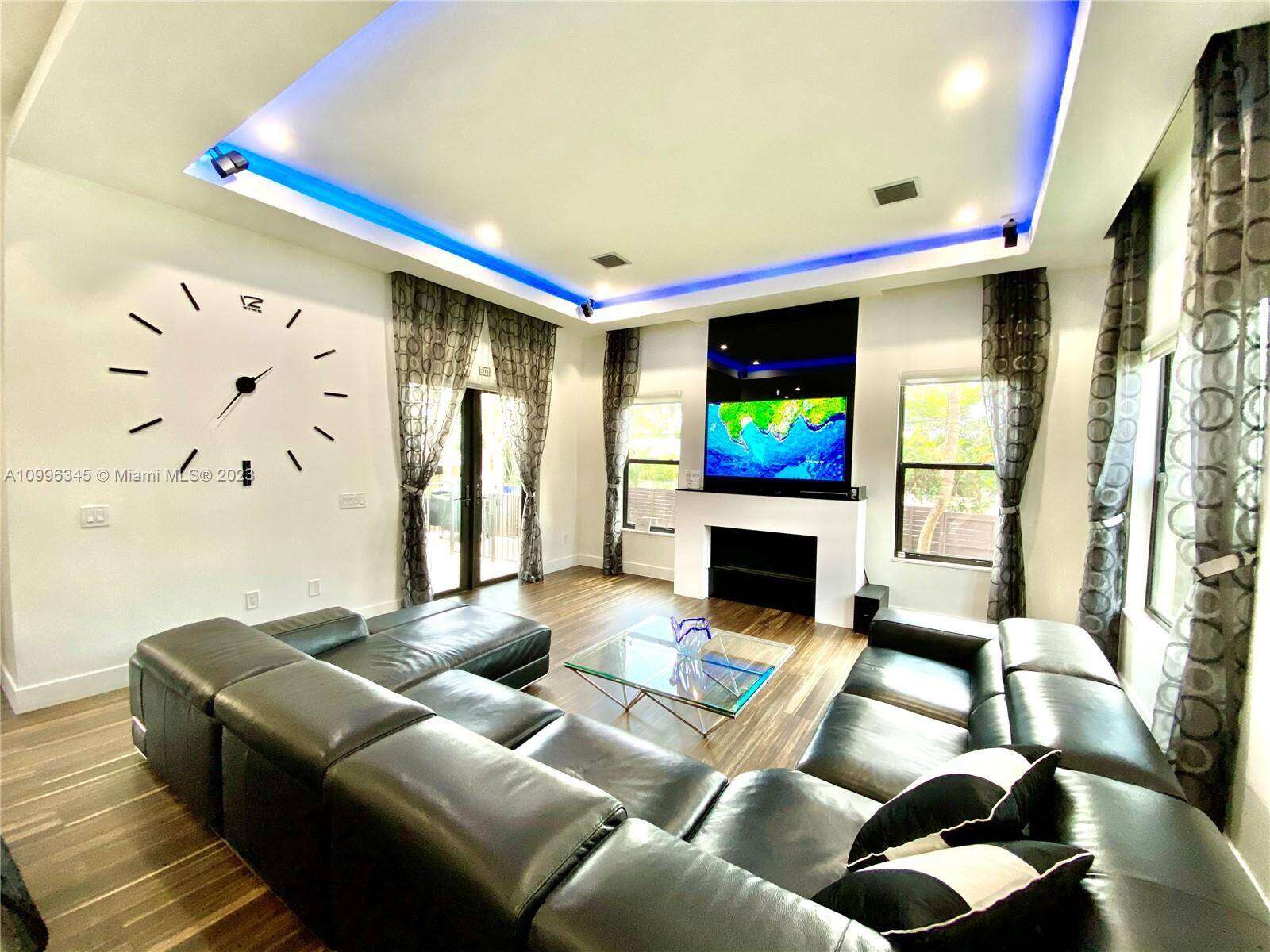  , Hollywood, FL 33019 | Picture 3