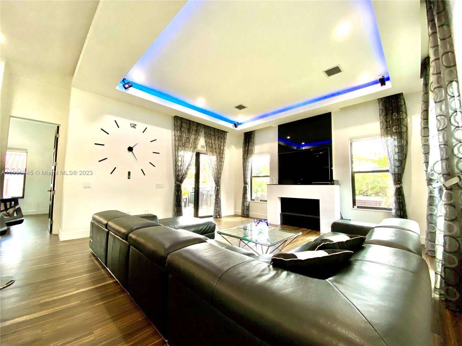  , Hollywood, FL 33019 | Picture 8