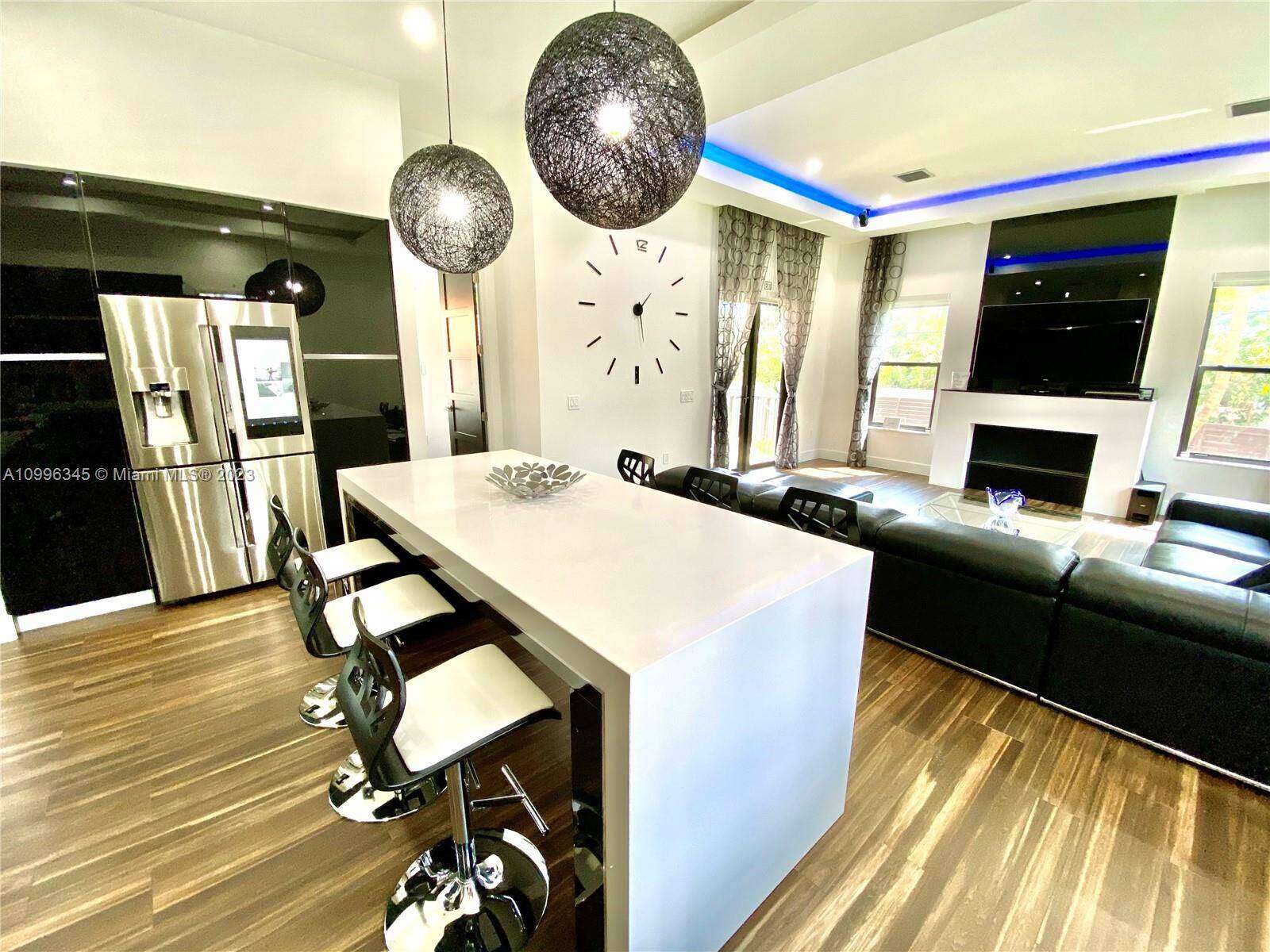  , Hollywood, FL 33019 | Picture 9