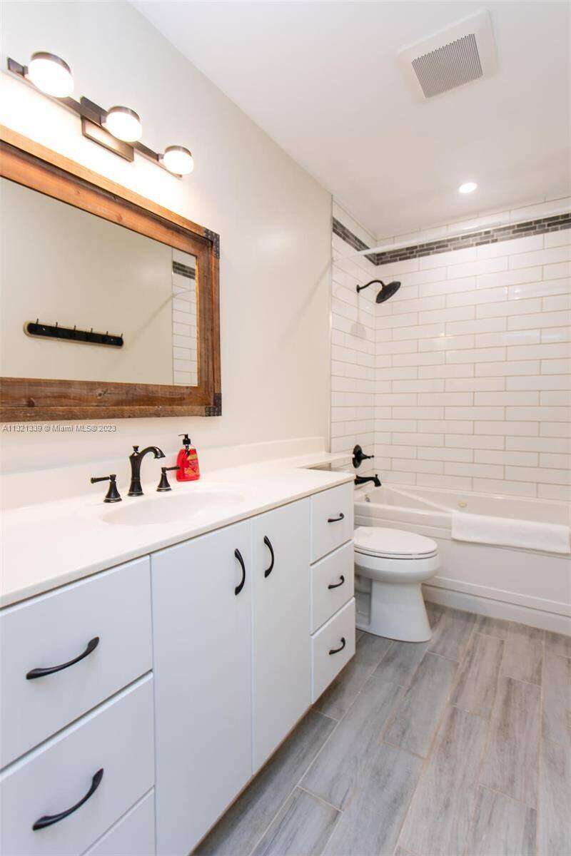 1120 13th Terrace, Hollywood, FL 33019 | Picture 17