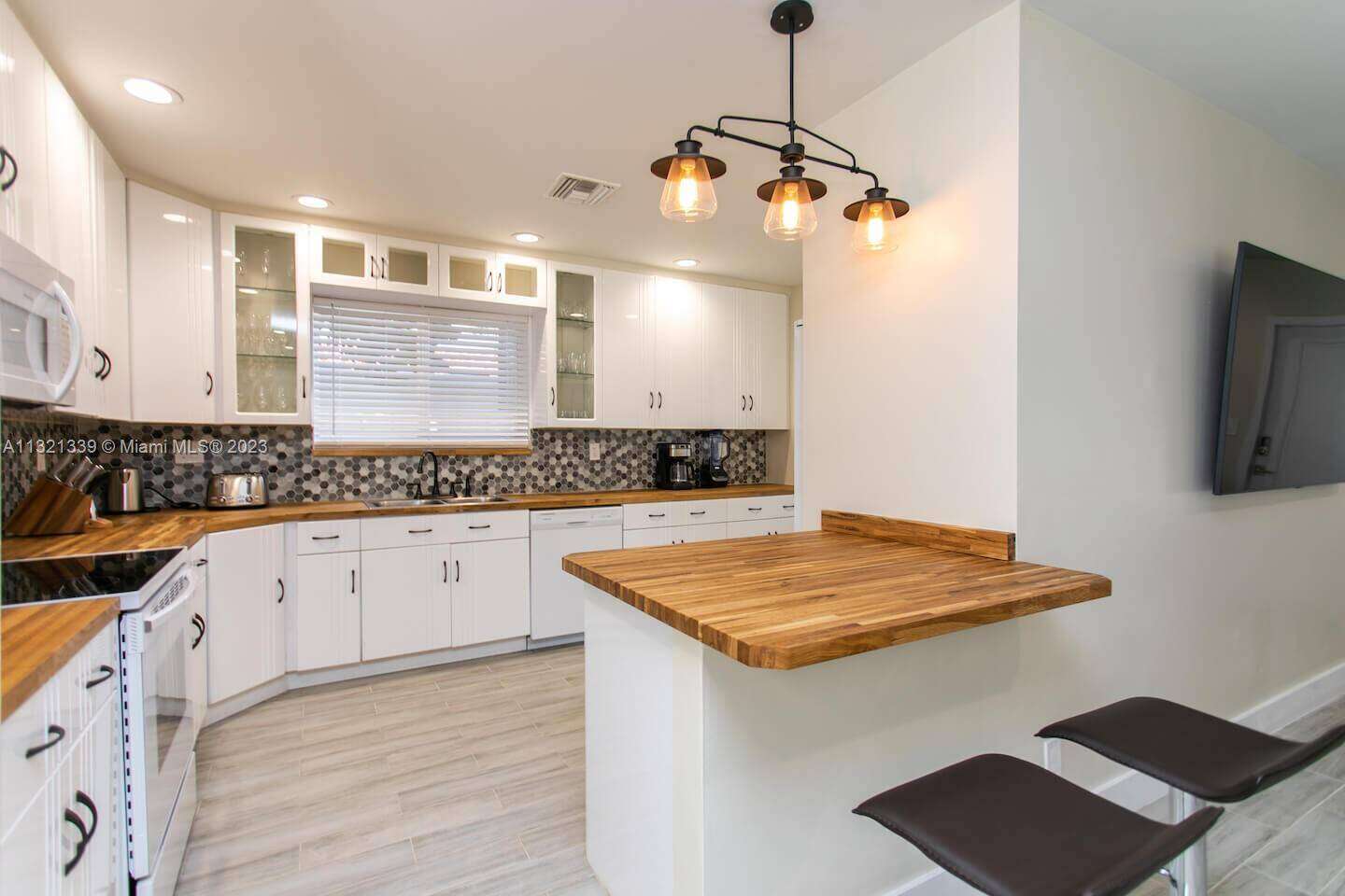 1120 13th Terrace, Hollywood, FL 33019 | Picture 24