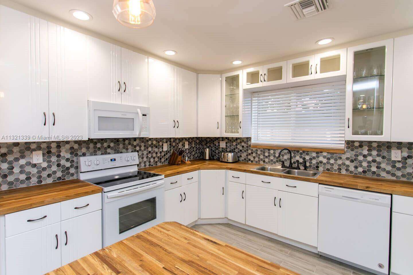 1120 13th Terrace, Hollywood, FL 33019 | Picture 25