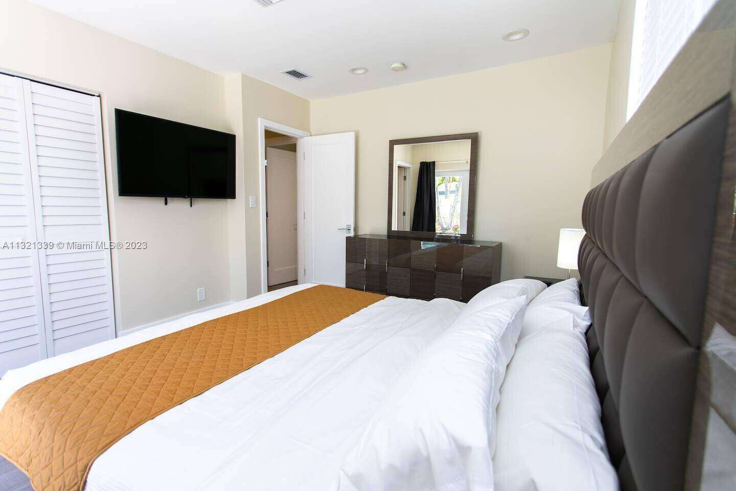 1120 13th Terrace, Hollywood, FL 33019 | Picture 10