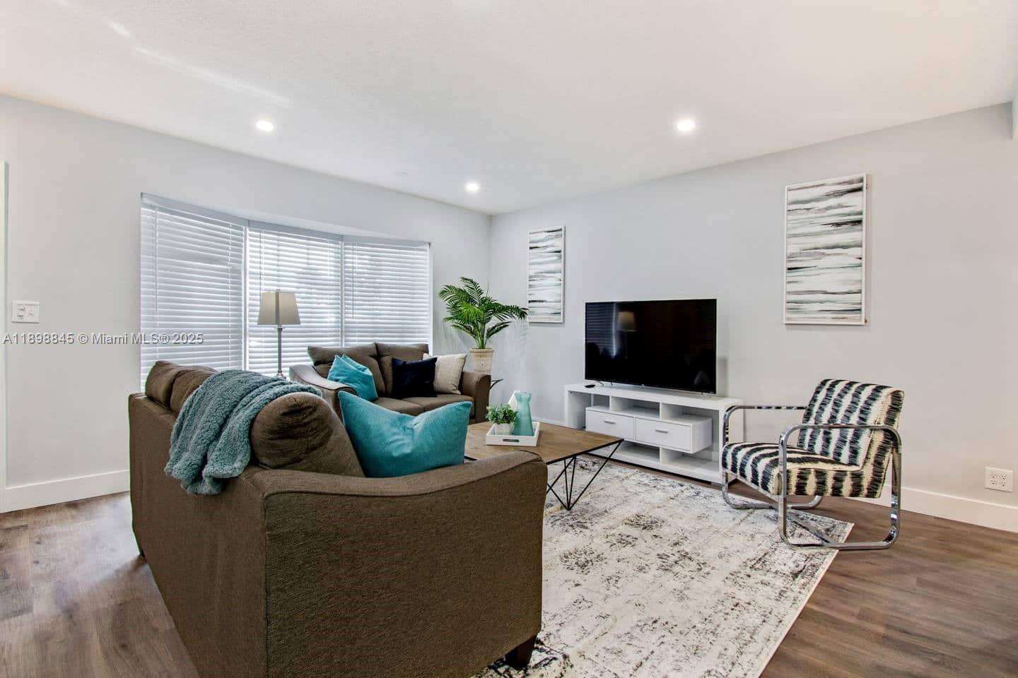 1305 Funston St, Hollywood, FL 33019 - For Rent photo 43