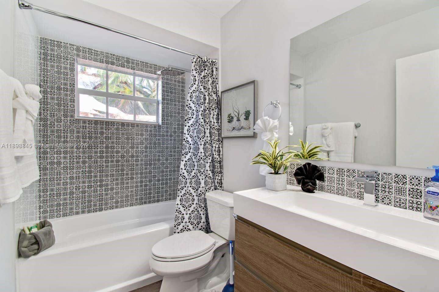 1305 Funston St, Hollywood, FL 33019 - For Rent photo 73