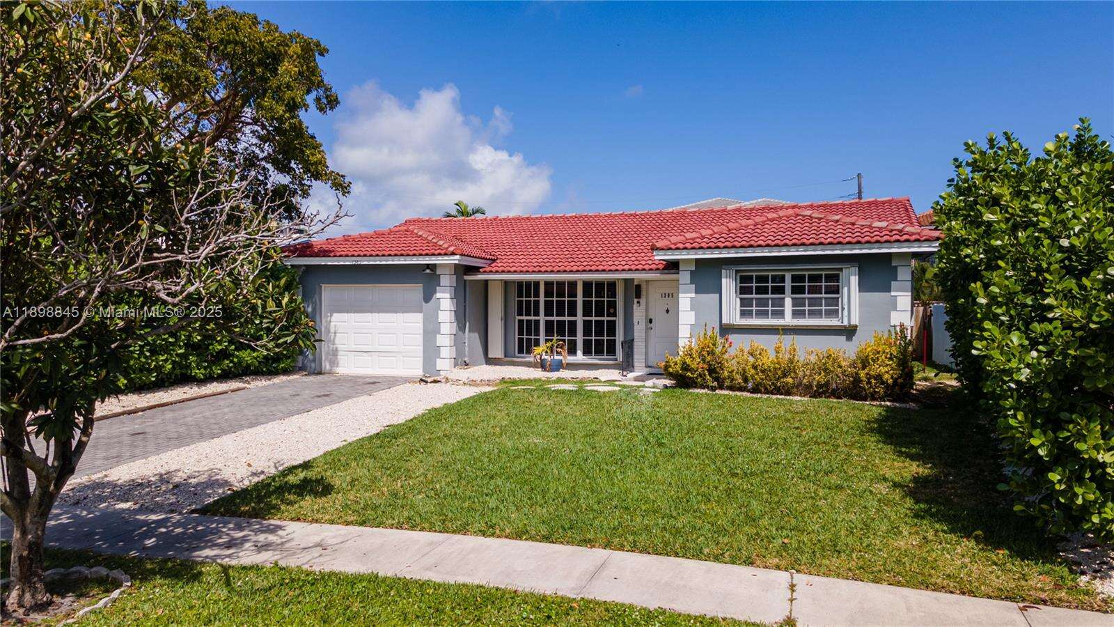 1305 Funston St, Hollywood, FL 33019 - For Rent photo 78