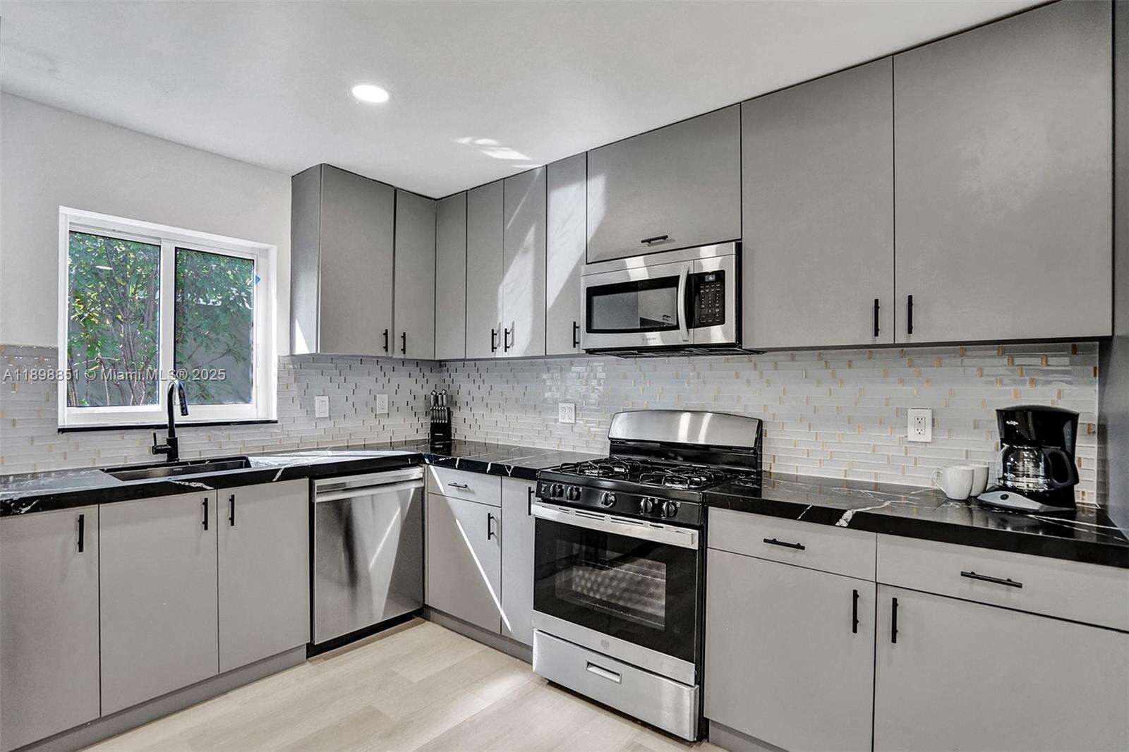 1230 Johnson St, Hollywood, FL 33019 - For Rent photo 3