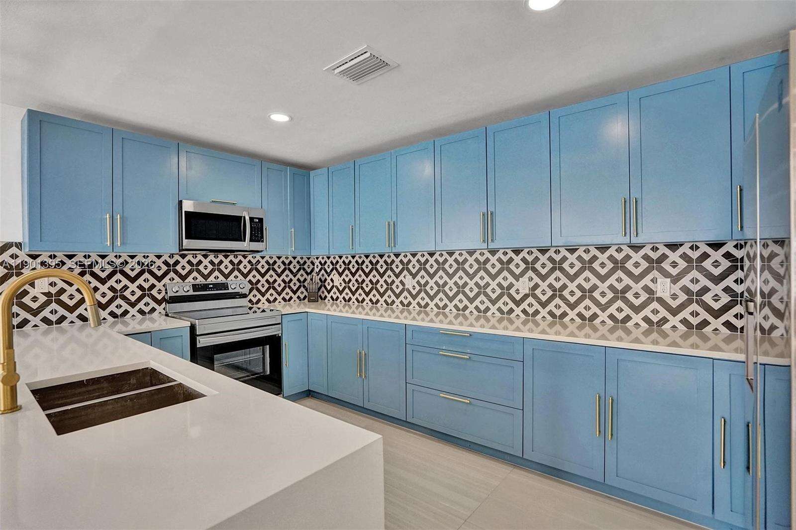 1141 Northlake Dr, Hollywood, FL 33019 - For Rent photo 11