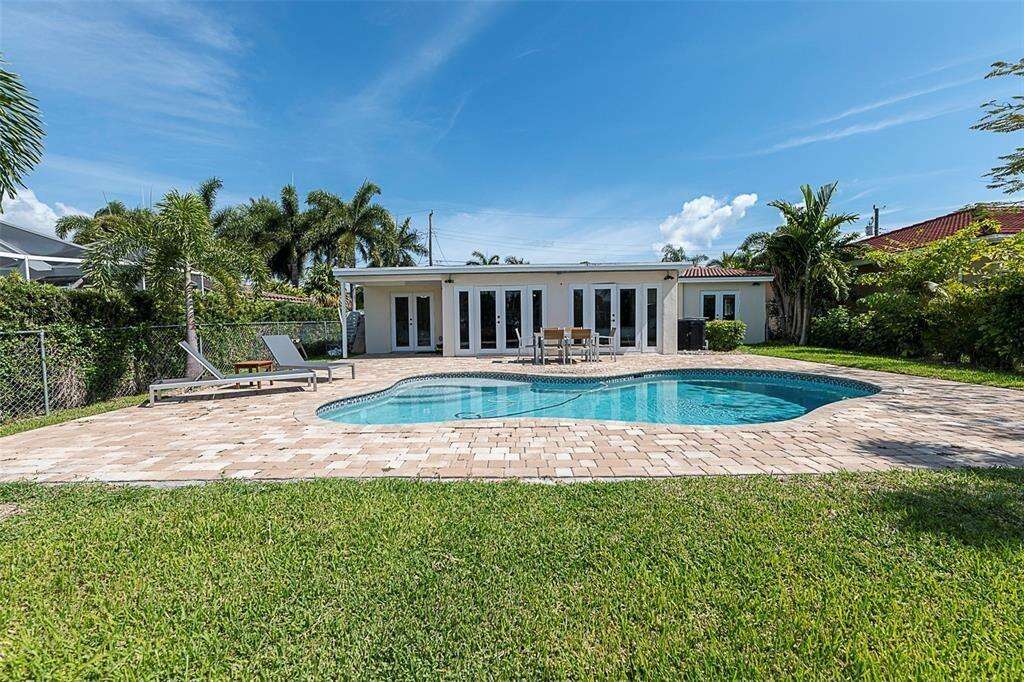 1162 Hayes, Hollywood, FL 33019 - For Rent photo 2