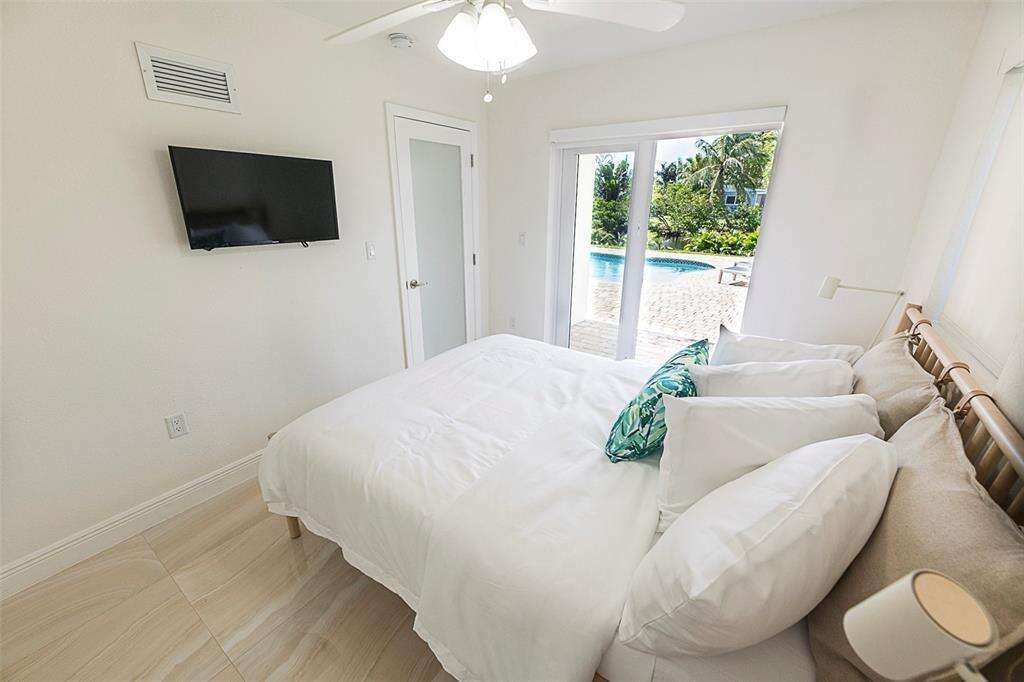 1162 Hayes, Hollywood, FL 33019 - For Rent photo 12