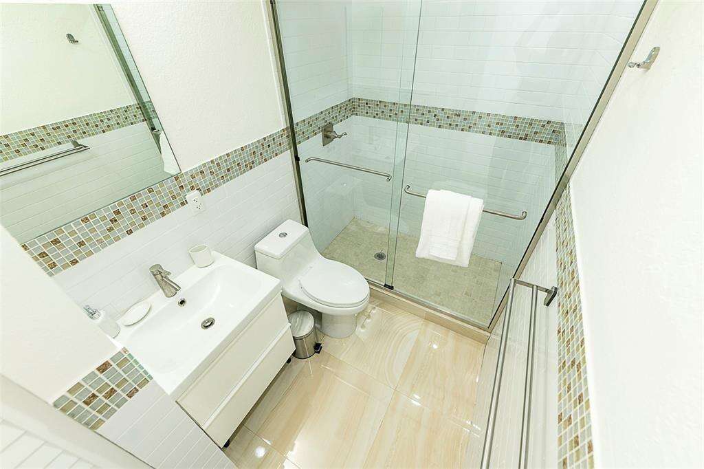 1162 Hayes, Hollywood, FL 33019 - For Rent photo 21