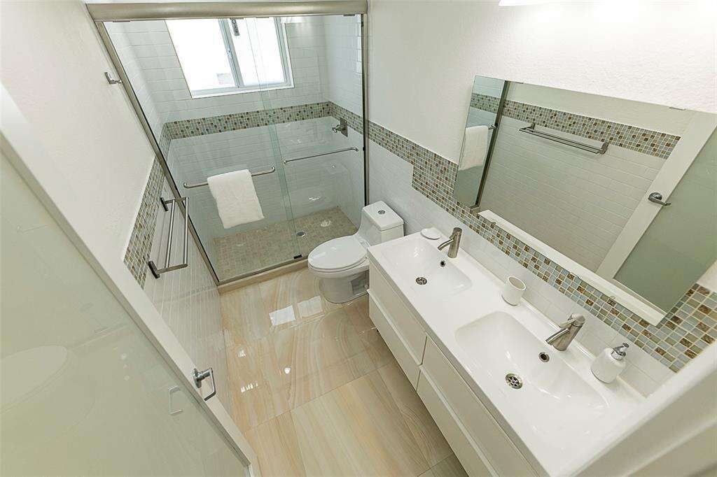 1162 Hayes, Hollywood, FL 33019 - For Rent photo 7