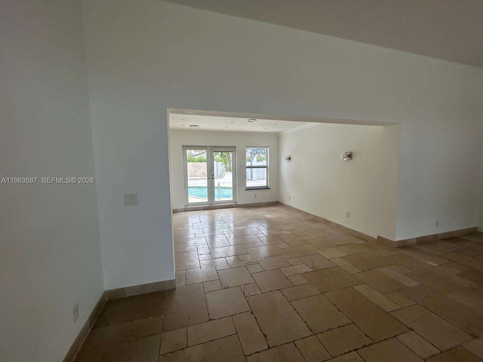 827 Southlake Dr, Hollywood, FL 33019 | Picture 6