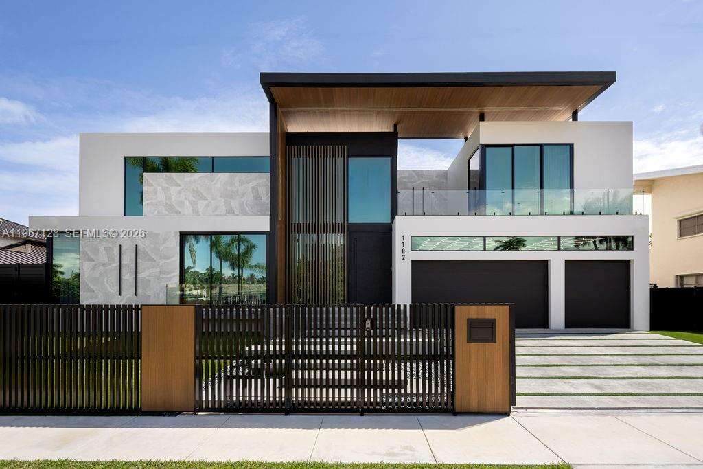 1102 Washington St, Hallandale Beach, FL 33019 | Picture 2