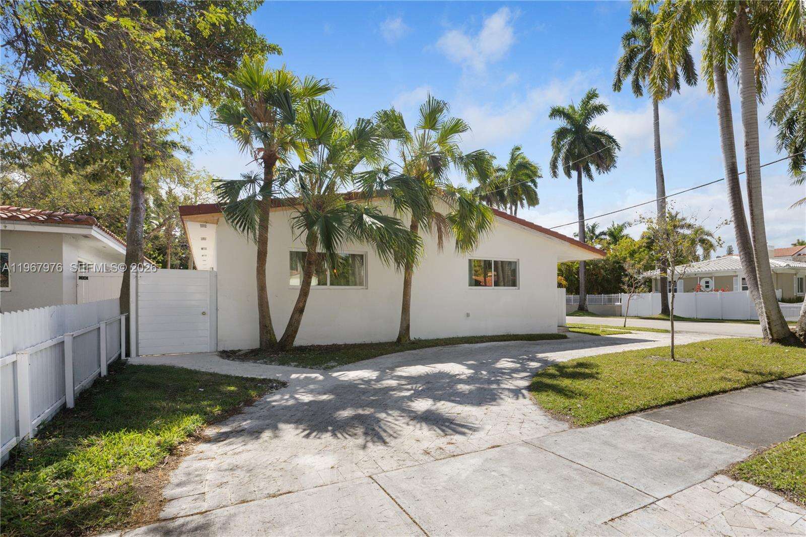 1070 Tyler St, Hollywood, FL 33019 | Picture 38