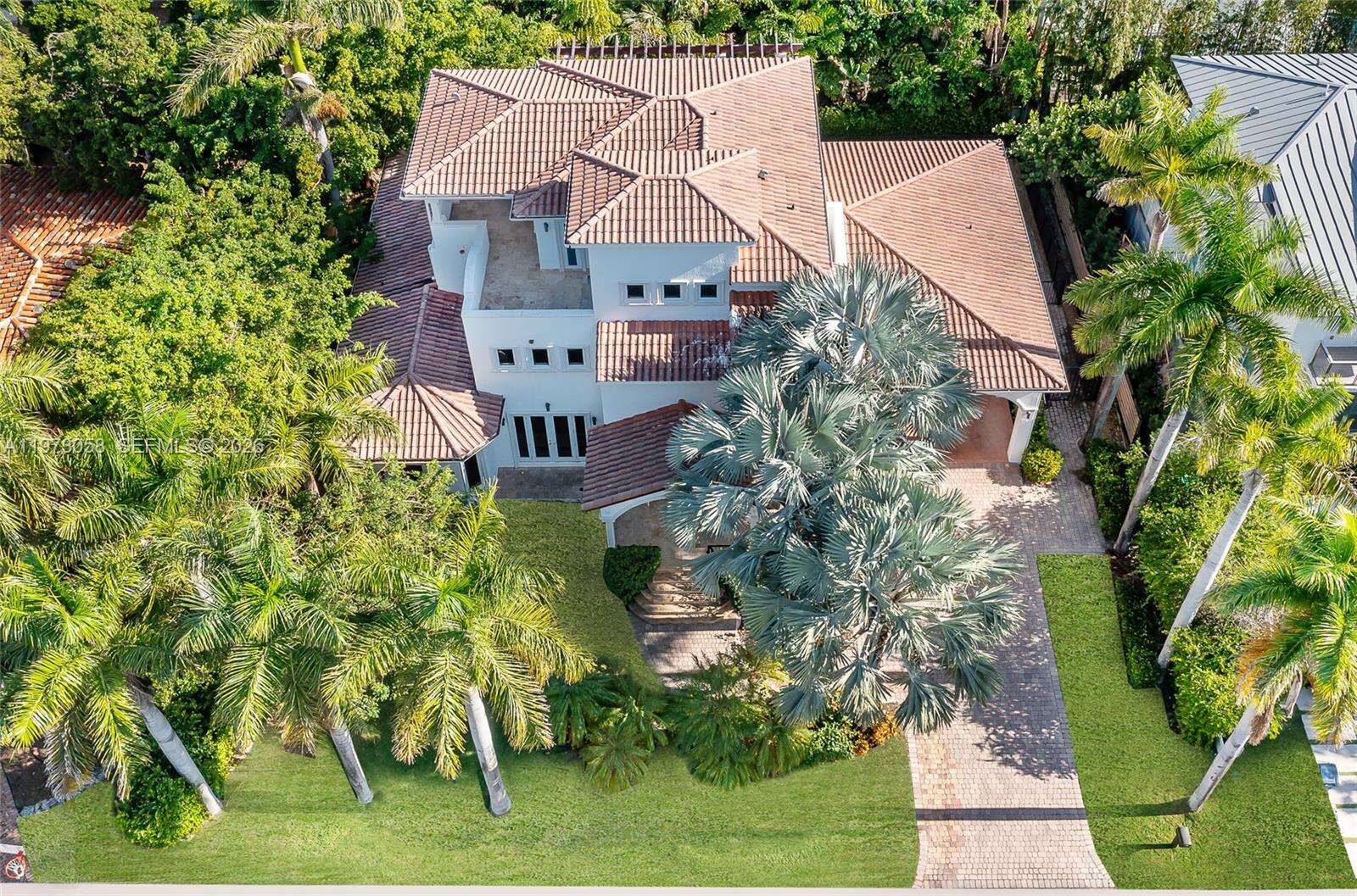 541 Mashta Dr, Key Biscayne, FL 33149 - For Rent photo 1