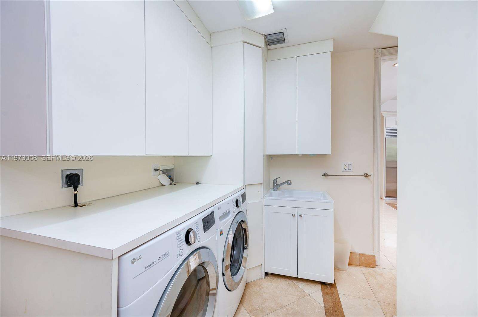 541 Mashta Dr, Key Biscayne, FL 33149 - For Rent photo 23
