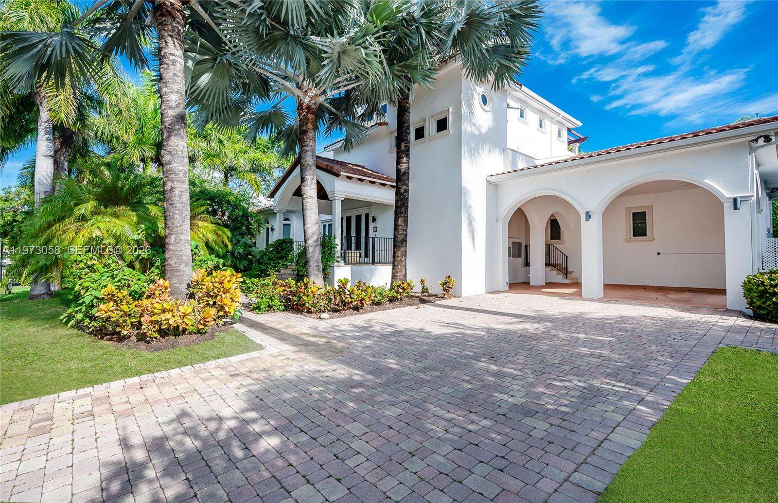 541 Mashta Dr, Key Biscayne, FL 33149 - For Rent photo 4