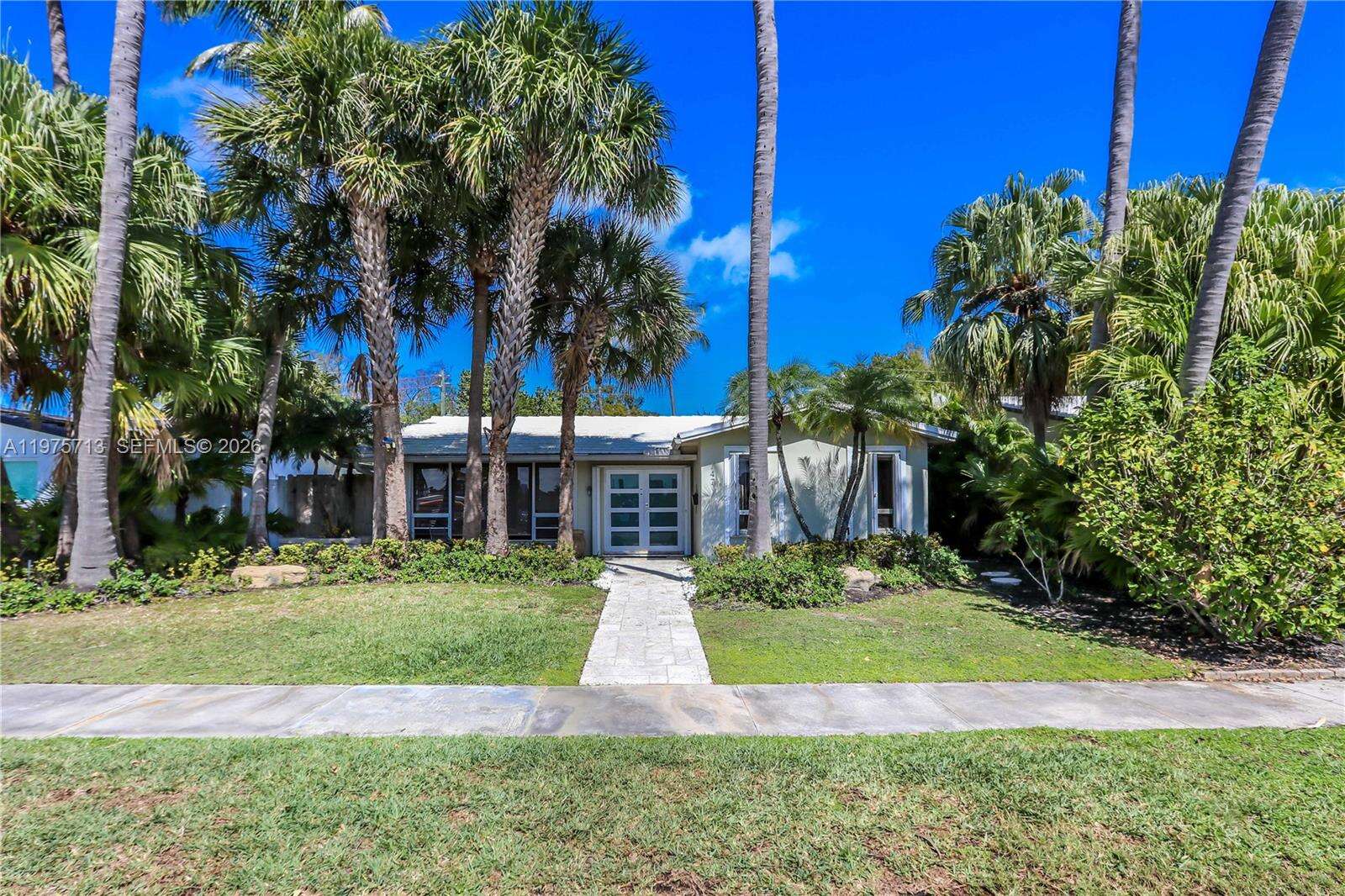 747 Northlake Dr, Hollywood, FL 33019 | Picture 11